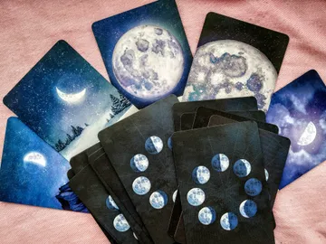 Learn the power of the single Tarot card draw for quick insights, daily reflection, and immediate guidance. Discover how this simple yet profound practice can deepen your intuition and connection to the Tarot.