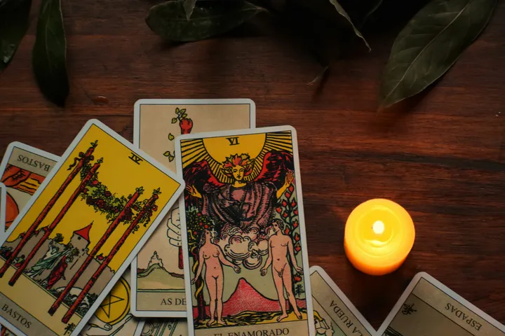 Delivering the Message: Communicating a Tarot Reading with Clarity and Empathy