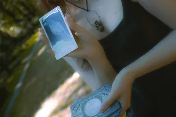 Elevate your Tarot practice! Learn how to create a sacred space, set clear intentions, and follow essential Tarot ethics for insightful, empowering, and respectful readings.