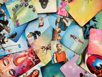 Discover how to create a sacred and focused environment for your Tarot readings. Learn practical tips for clearing your mind, setting intentions, and preparing your space to enhance intuition and clarity.
